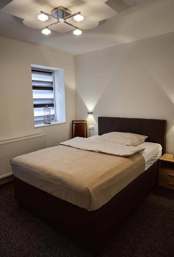 Boardinghouse Apart-Hotel Oberkochen Bagian luar foto