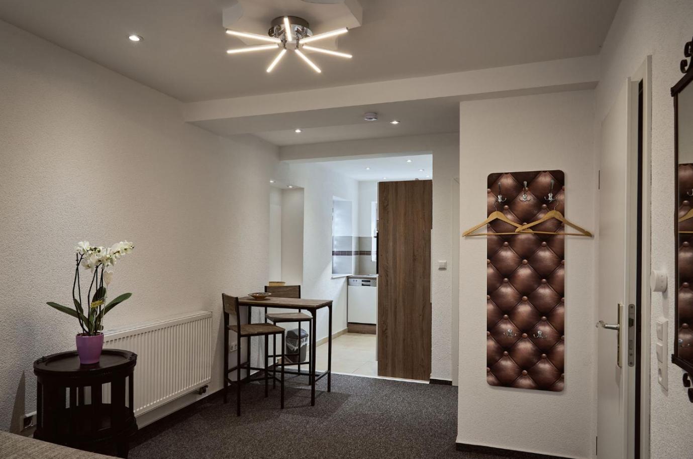Boardinghouse Apart-Hotel Oberkochen Bagian luar foto