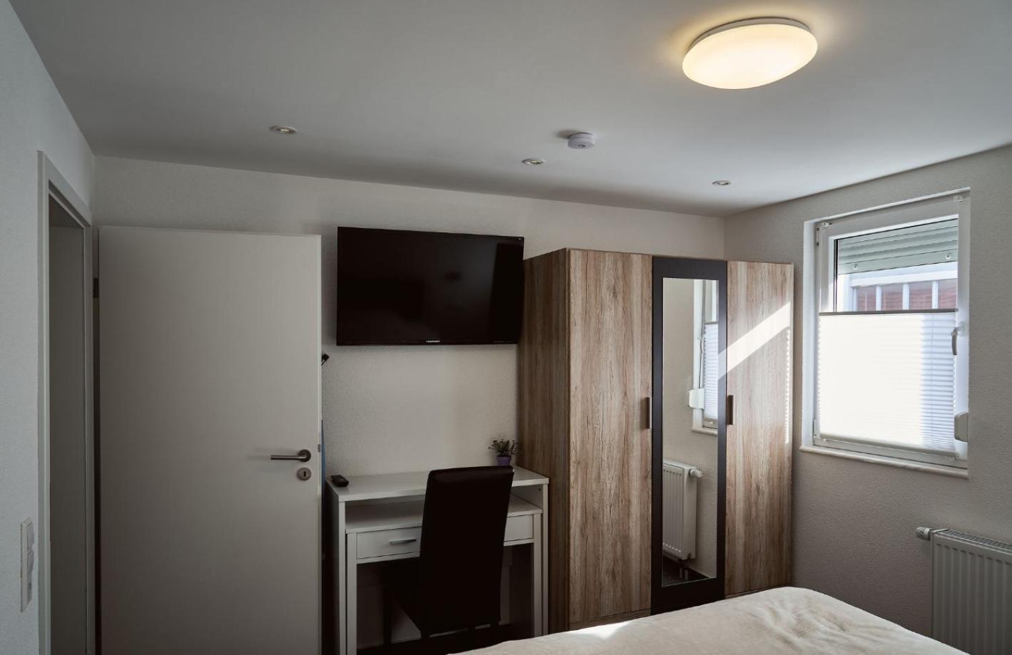 Boardinghouse Apart-Hotel Oberkochen Bagian luar foto
